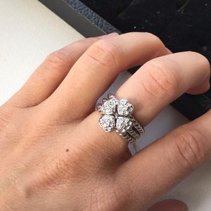 Premier Designs Unique Setting three band ring