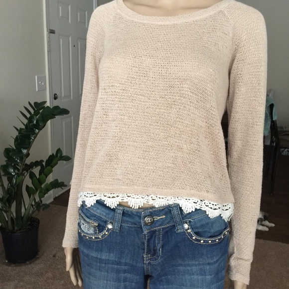 Long sleeve knit top