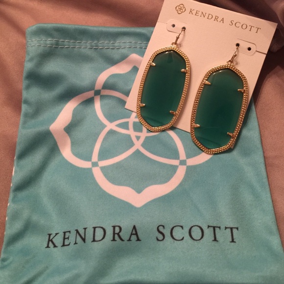 Green Kendra Scott (New)