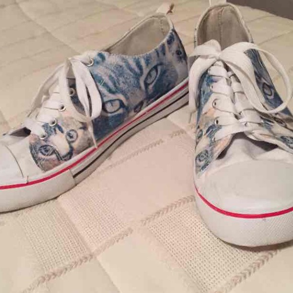 Hot Topic Shoes Hot Topic Cat Shoes Like Converse Poshmark