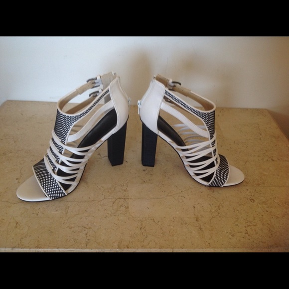 Black and white sexy Heels- bean& ashe NEW