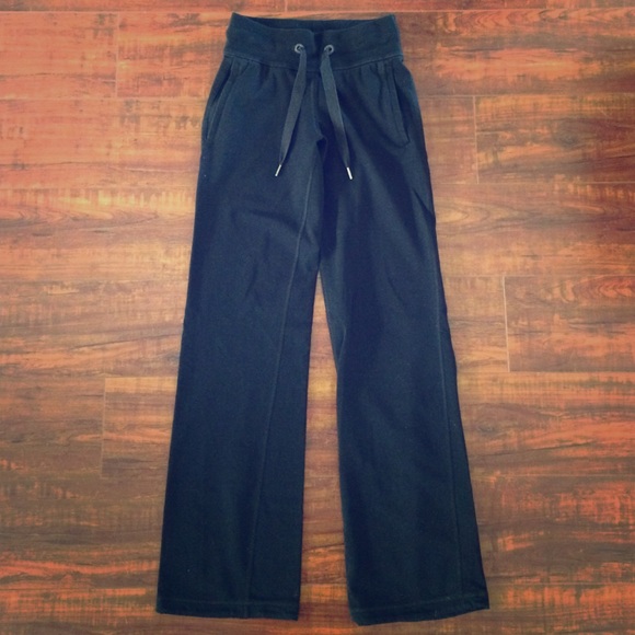 **SOLD** Lululemon relaxed fit pants