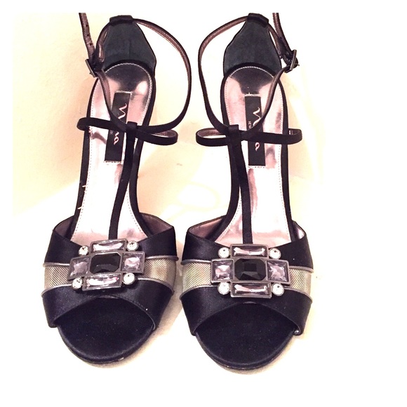 Nina black sandals