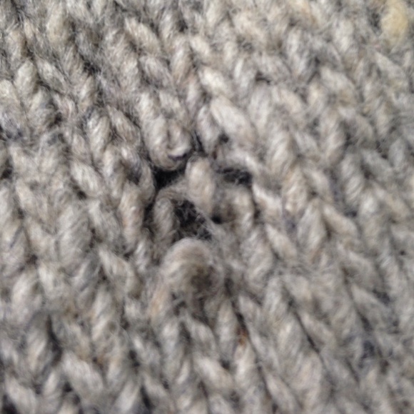 ABERCROMBIE & FITCH SWEATER - Picture 4 of 4