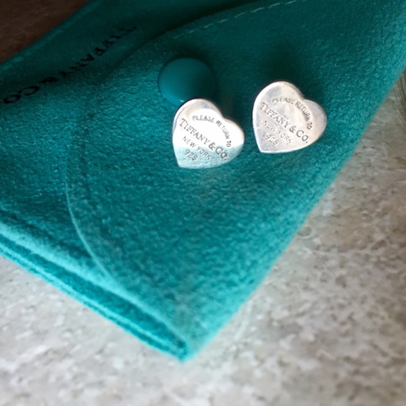 HOLDING FOR @RACHEL GUZMAN*** Tiffanys earrings