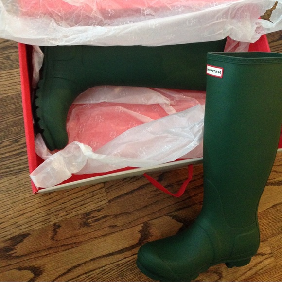 Hunter boots brand-new in the box size 8!