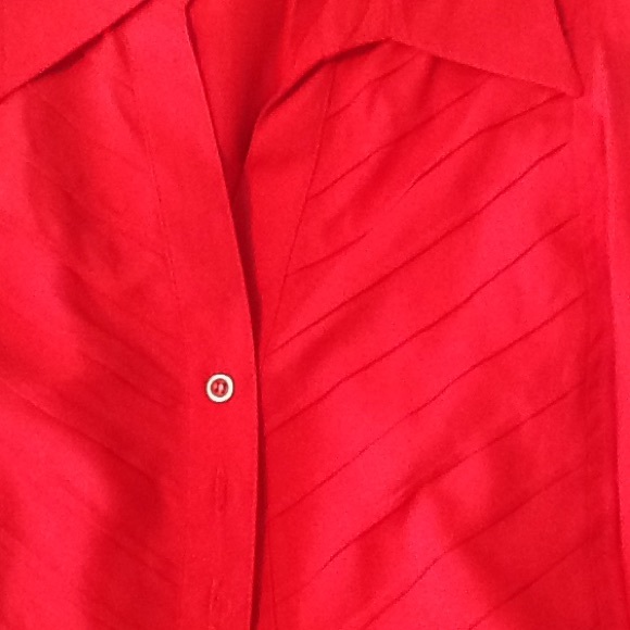 Red Sleeveless Button down - Picture 2 of 3