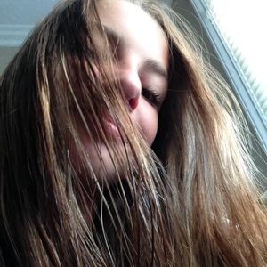 Meet your Posher, Ella