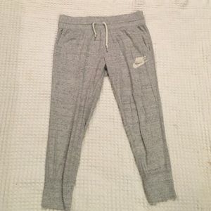Capri sweatpants