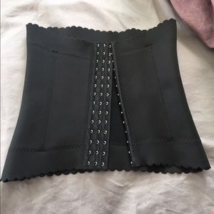 corset / waist trainer