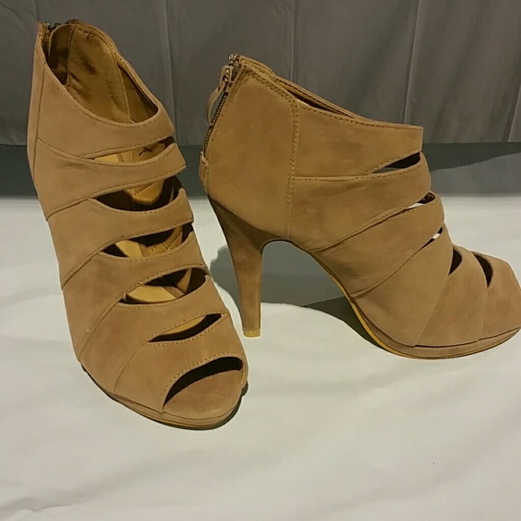 Nude Bandage Heels sz 6