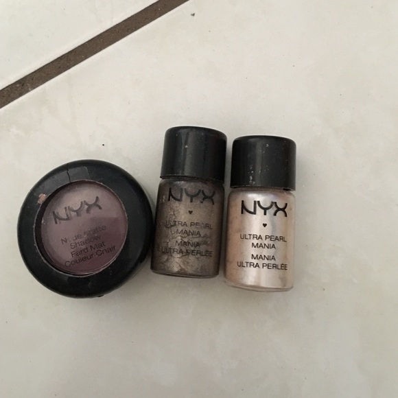 One nyx eyeshadows and two ultra pearl mania - Picture 1 of 3