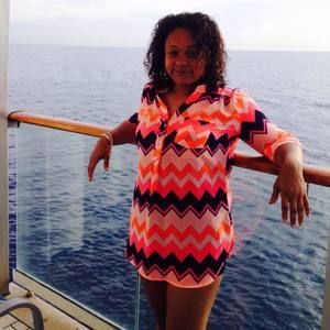 Meet your Posher, Tia