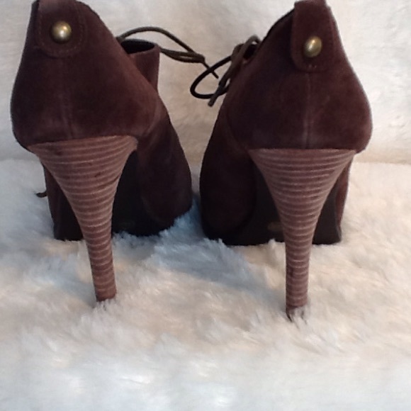 chinese laundry lace booties