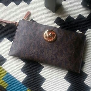 Michael Kors Large Fulton Clutch