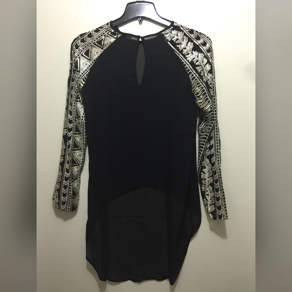 Pictures of Black Top NWOT - Picture 2 of 4