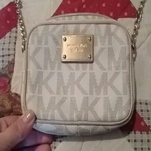 MICHEAL KORS, MICHEAL BAG, PRICE IS FIRM!!