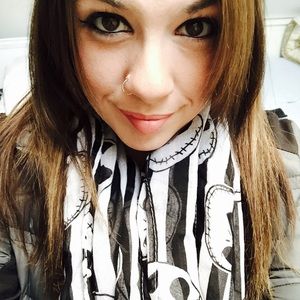 Meet your Posher, Laura