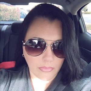 Meet your Posher, Pamela