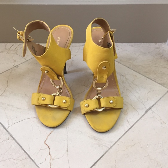 Nine West yellow wth gold accent heel