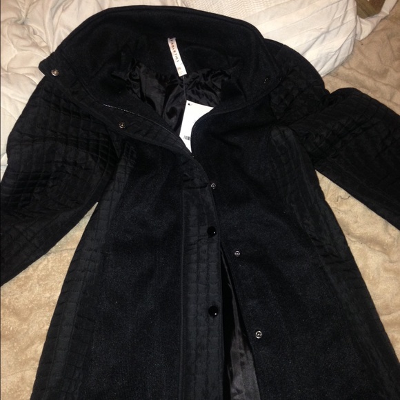 fabletics quilted coat in black