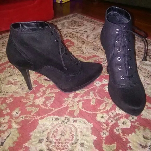 Cute black lace up booties worn once!