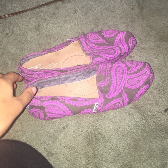 Pink toms
