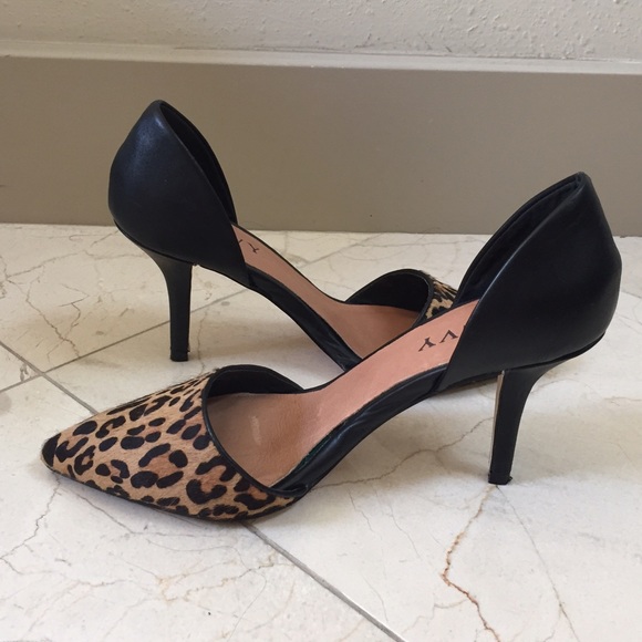 Leopard print pumps!