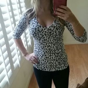 Forever 21 leopard v neck sweater