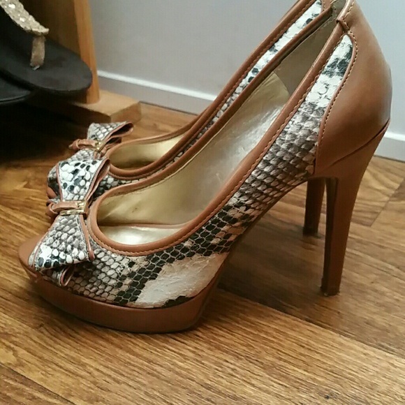 Heels - Picture 2 of 3