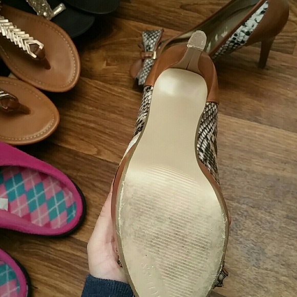 Heels - Picture 3 of 3