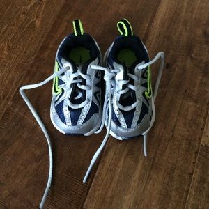 Infant Nike tennis shoes