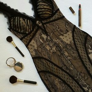 🍍HP BEBE lace dress