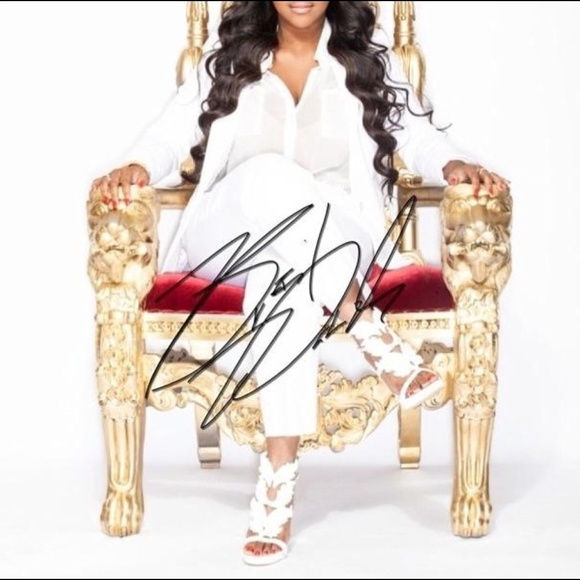 Meet your Posher, Tia