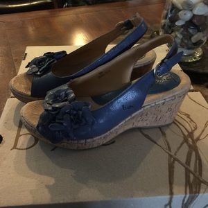 Born BOC sandals blue size 6
