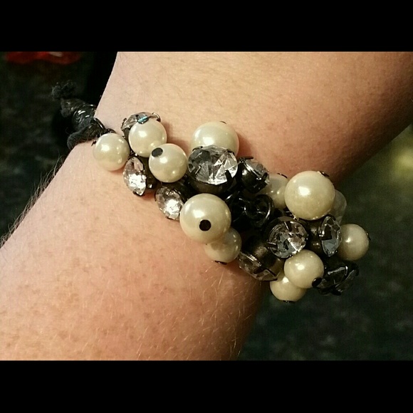 Bracelet with Diamonds and Pearls - Picture 3 of 3