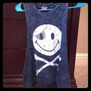 •cut on the sides tanktop•