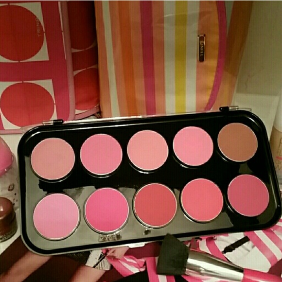Beauty Treats  Other - Matte Blush Palette bronze highly pigmented colors