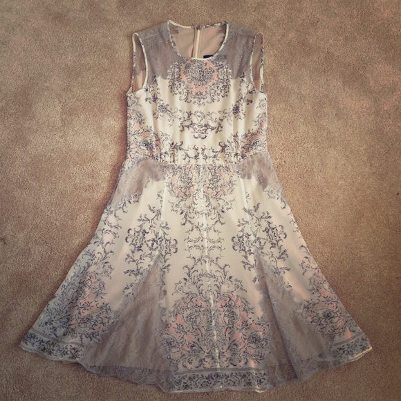BCBGMAXAZRIA dress...🔆perfect for Easter🔆