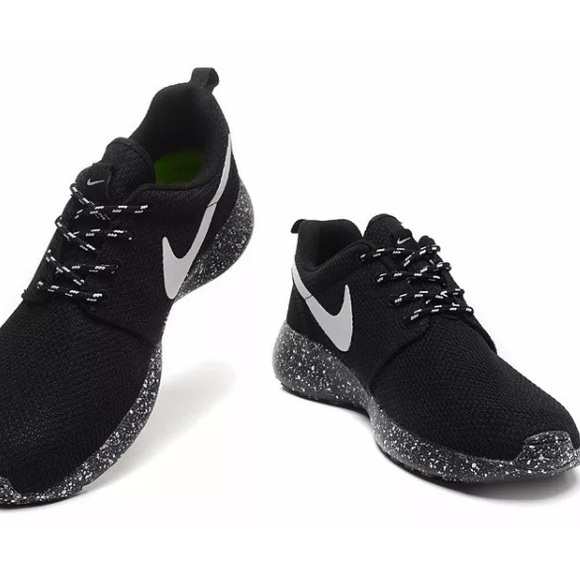 Nike shoes roshes oreo
