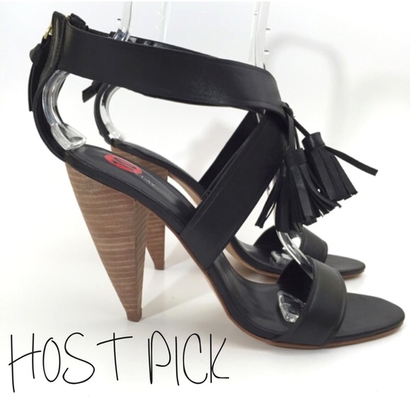kate spade Shoes - CCO🇺🇸 Kate Spade Saturday Black Tassel Heels