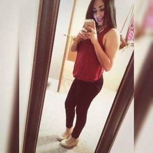 Meet your Posher, Estela