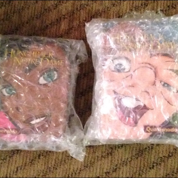 Hunchback of Dotre Dame Pin Set