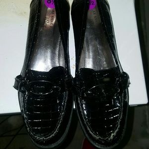 Black patent leather Anne Klein shoes