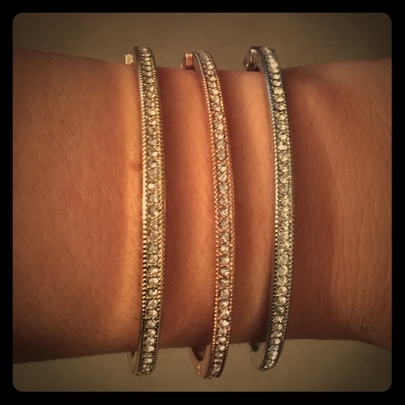 Hinged bangle bracelets