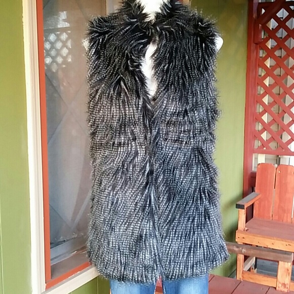 NWT Amazingly Beautiful Soft Faux Fur Jacket - Picture 4 of 4