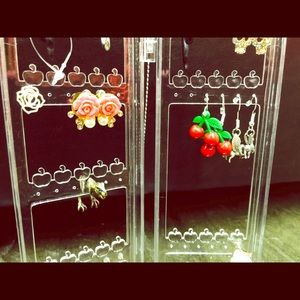 ❗️💋🍒earrings clearance!😘🐶