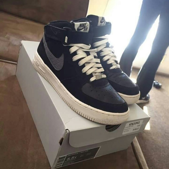 Shoes - Picture 1 of 1