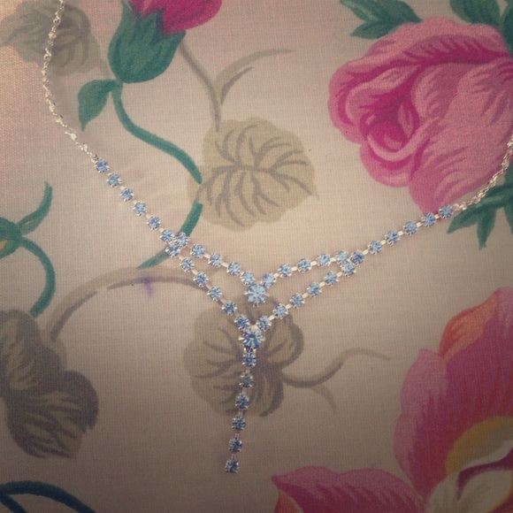 Necklace earring set