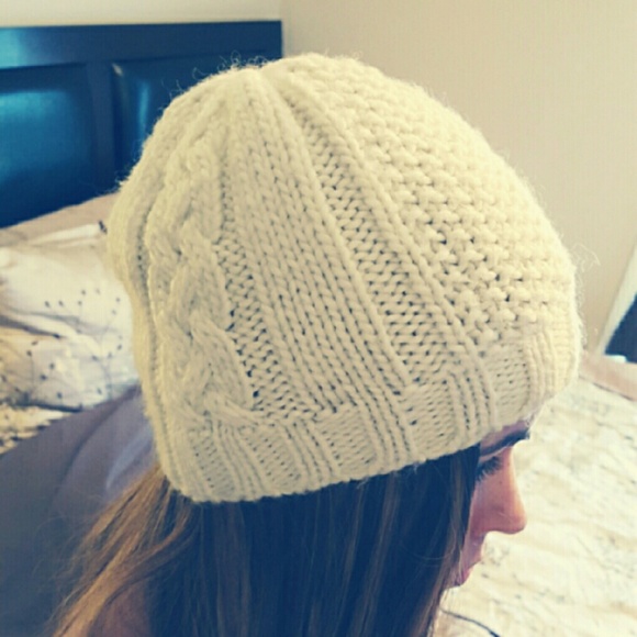 H&M Wool Blend Beanie 🌹